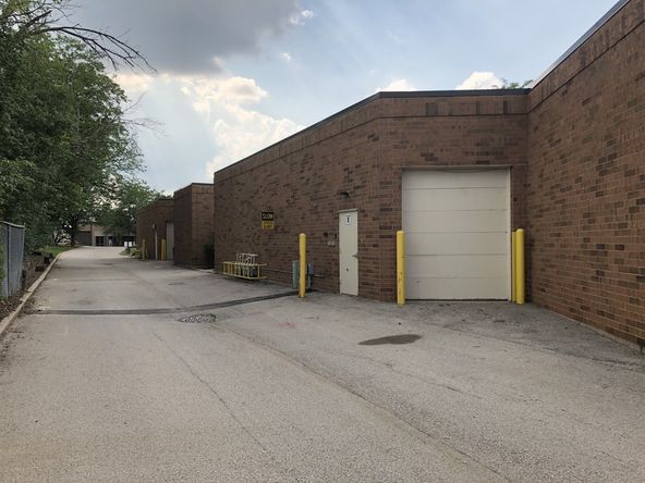 Elmhurst Metro Court: 747 Church Road, Elmhurst, IL 60126